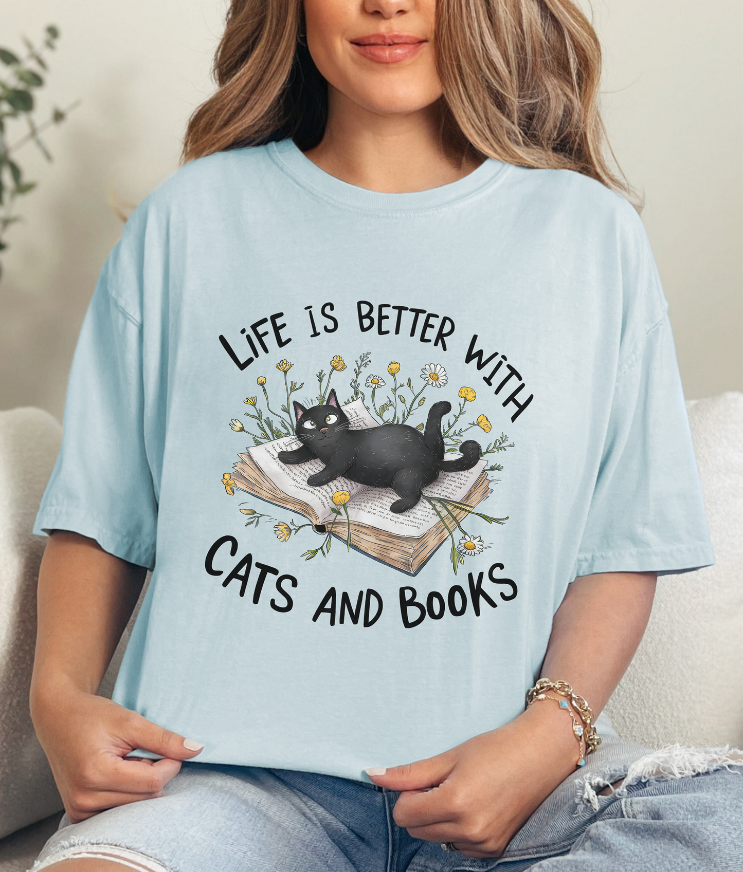 UNISEX CAT AND BOOK TSHIRT CUTE CAT TEE BOOKWORMS GIFT